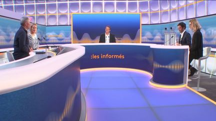 Autour de Marc Fauvelle et Jean-Rémi Baudot, les informés de franceinfo débattent de l'actualité du&nbsp;jeudi 27&nbsp;octobre 2022. (FRANCEINFO / RADIOFRANCE)