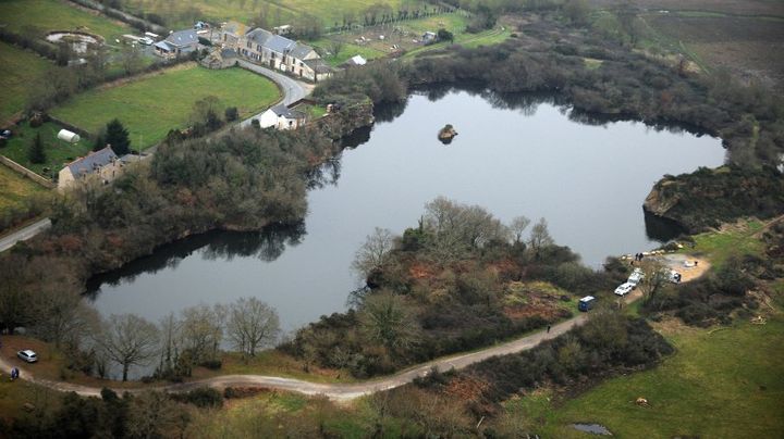 C'est dans cet &eacute;tang, &agrave; Lavau-sur-Loire, que la t&ecirc;te et les membres de La&euml;titia Perrais ont &eacute;t&eacute; d&eacute;couverts le 1er f&eacute;vrier 2011.&nbsp; (FRANK PERRY / AFP)