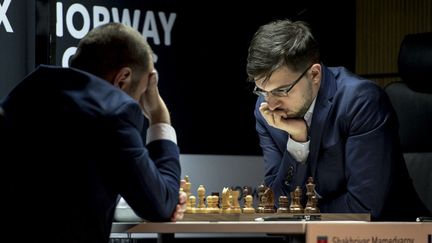 Maxime Vachier-Lagrave lors d'une partie à Stavanger (Norvège), le 28 mai 2018. (CARINA JOHANSEN / NTB / AFP)