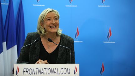 Marine Le Pen, lors d'une conf&eacute;rence de presse au si&egrave;ge du Front national &agrave; Nanterre (Hauts-de-Seine), le dimanche 23 mars 2014.&nbsp; (KENZO TRIBOUILLARD / AFP)