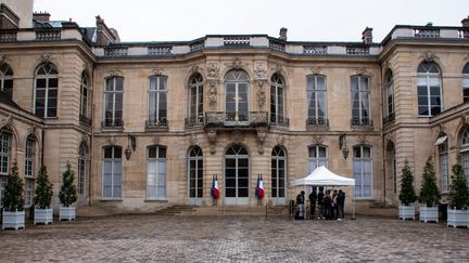 L'Hôtel Matignon, à Paris, le 25 novembre 2024. (ANDREA SAVORANI NERI / NURPHOTO / AFP)