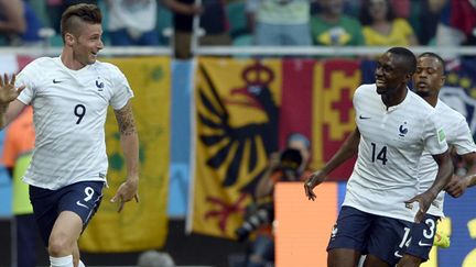 Olivier Giroud et Blaise Matuidi ont marqué à 66 secondes d'intervalle contre la Suisse. (FRANCK FIFE / AFP)