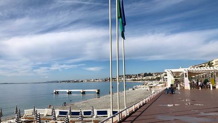 La promenade des Anglais à Nice dans les Alpes-Maritimes est très peu fréquentée par les touristes pendant l'arrière saison, 23 septembre 2020. (NOEMIE BONNIN / RADIO FRANCE)