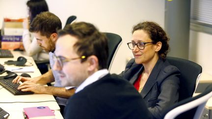 La secrétaire d'Etat Emmanuelle Wargon, chargée d'animer le grand débat national, à la rédaction de franceinfo.fr, le 16 janvier 2019 à Paris.&nbsp; (CHRISTOPHE RUSSEIL / FRANCE TELEVISIONS)