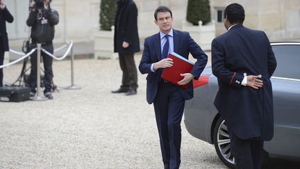 Le Premier ministre, Manuel Valls, arrive au Conseil des ministres, &agrave; l'Elys&eacute;e (Paris), le 4 avril 2014. (WITT / VILLARD / SIPA)