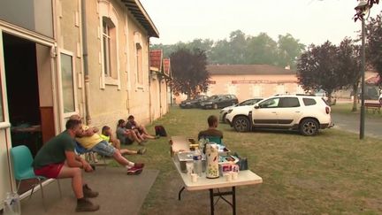 Incendies en Gironde : l'inquiétude grandit à Louchats, les 800 habitants évacués (France 3)