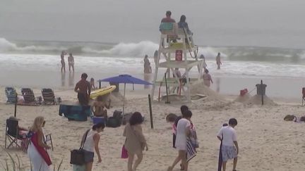 Plusieurs incidents impliquant des squales ont eu lieu sur la côte de Long&nbsp;Island, près de New York.&nbsp;Plusieurs baigneurs ont ainsi été blessés. (FRANCE 3)