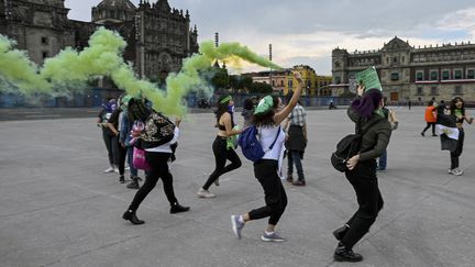 Des manifestantes pour le droit à l'avortement à Mexico, le 28 septembre 2021. (ALFREDO ESTRELLA / AFP)