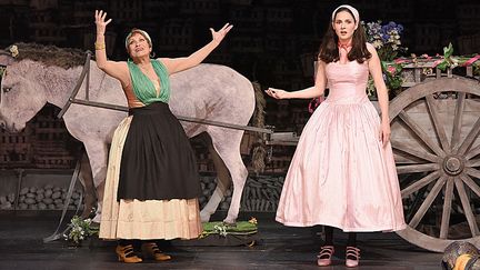 Andréa Ferréol et Mélodie Louledjian (Ciboulette)
 (Vincent Pontet)