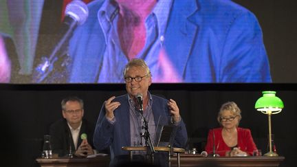 Daniel Cohn-Bendit &agrave; la barre de son faux proc&egrave;s pour vente de r&ecirc;ve europ&eacute;en, le 22 mai 2014, lors du dernier meeting des &eacute;cologistes.&nbsp; (JOEL SAGET / AFP)