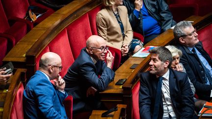 Le président du parti Les Républicains, Eric Ciotti, au milieu des députés de son groupe, le 14 mars 2023, à l'Assemblée nationale. (XOSE BOUZAS / HANS LUCAS / AFP)