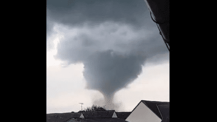 Screenshot of a video of the tornado which raged between Ernée and Saint-Pierre-des-Landes - Météo Mayenne.  (WEATHER MAYENNE)