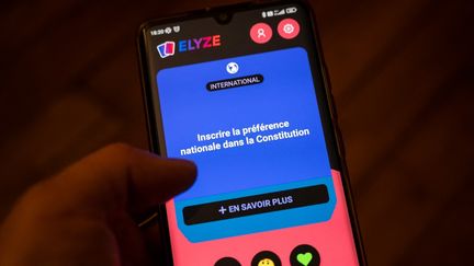 L'application Elyze, le 11 janvier 2022. (RICCARDO MILANI / HANS LUCAS / AFP)