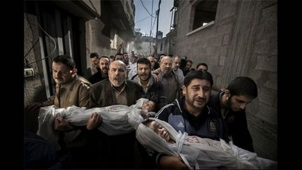 Le cliché de Paul Hansen à Gaza, publié par le quotidien suédois Dagens Nyheter
 (PAUL HANSEN / DAGENS NYHETER / AFP)