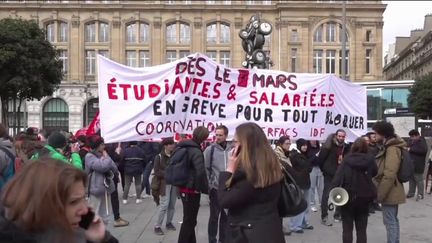 Réforme des retraites : les jeunes prennent le relais dans la rue (Capture franceinfo)