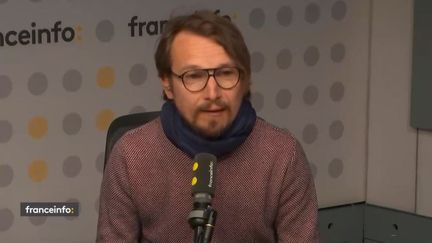 Lorànt Deutsch va présenter un nouveau numéro de "Laissez-vous guider" avec Stéphane Bern (FRANCEINFO/RADIO FRANCE)