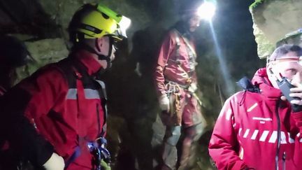 Hérault : le sauvetage impressionnant d’un spéléologue bloqué dans un gouffre pendant 24 heures