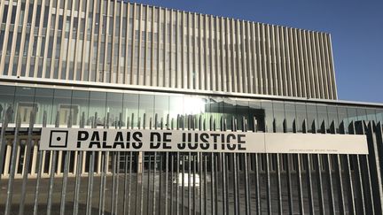 Le nouveau palais de justice de Caen, implanté sur la presqu’île, abrite le tribunal judiciaire. (NOLWENN LE JEUNE / FRANCE-BLEU BASSE-NORMANDIE)