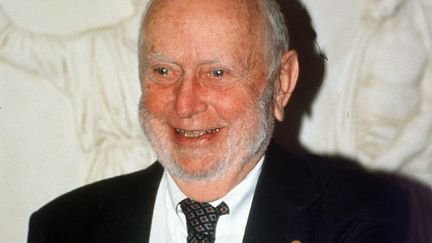 Douglas North, Prix Nobel d'Economie 1993, ici&nbsp;en décembre 1997.
 (AFP)