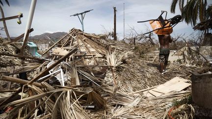 Les dommages causés par le passage de l'ouragan Otis à Acapulco, dans l'État de Guerrero, au Mexique, le 28 octobre 2023. (RODRIGO OROPEZA / AFP)