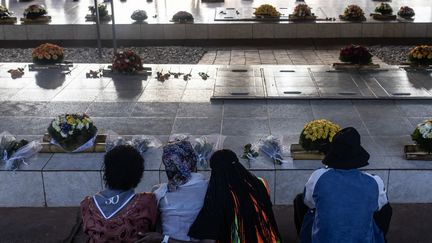 Centre commémoratif du génocide de Nyanza à Kigali, le 11 avril 2024. (GUILLEM SARTORIO / AFP)