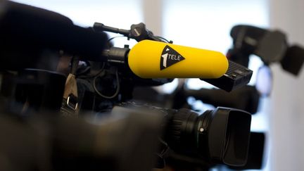 Une cam&eacute;ra de la cha&icirc;ne i-T&eacute;l&eacute;, le 14 septembre 2014. (KENZO TRIBOUILLARD / AFP)