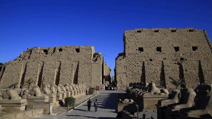  (Trois assaillants ont tenté une attaque-suicide au temple de Karnak, haut lieu touristique égyptien © Hassan Ammar/AP/SIPA)