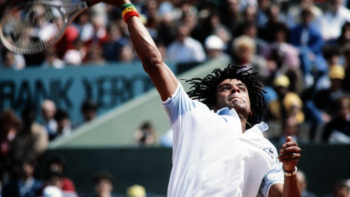 Yannick Noah durant un match à Roland-Garros en mai 1983. (AFP)