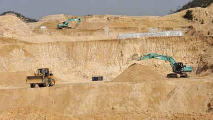 Site d'extraction de terres rares dans la région de Ganxian, en Chine. (ZHONG SHI / FEATURECHINA / MAXPPP)