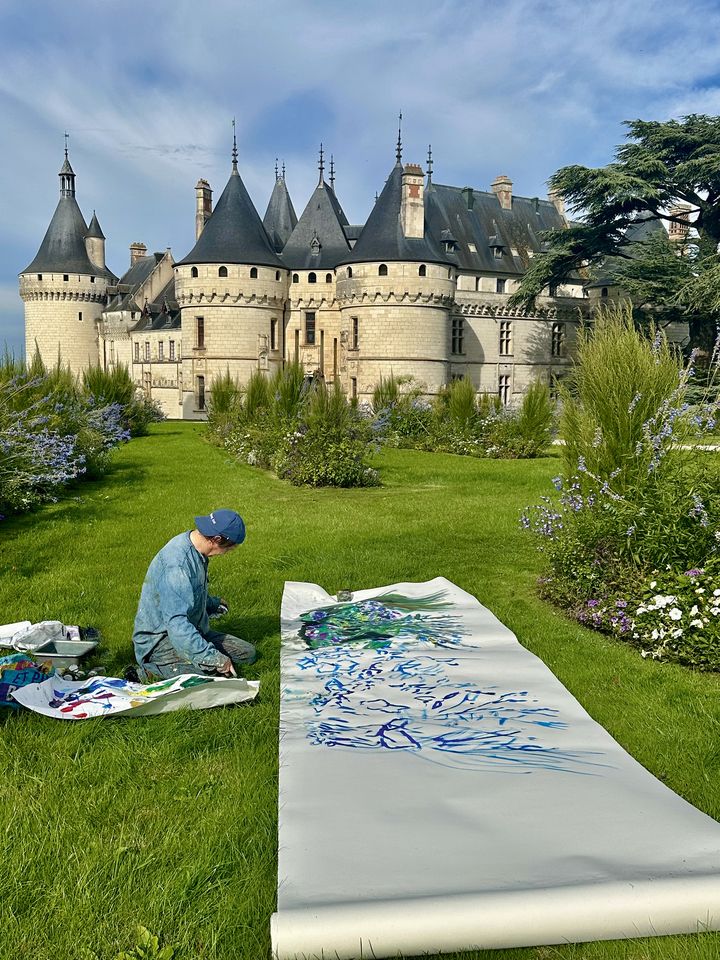 Damien Cabanes au travail en septembre 2024 dans les jardins de Chaumont-sur-Loire. (DR)