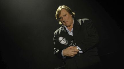 Déjà, en 2007, Gérard Depardieu rendait hommage à Barbara pour les dix ans de sa mort (ici au Théâtre Mogador, pour un documentaire de France 5)
 (Baltel / SIPA)