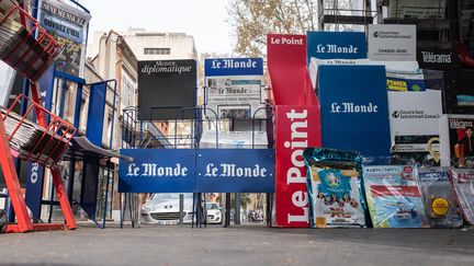 Un kiosque à Toulouse pendant le confinement, le 30 mars 2020. (JULIE IMBERT / HANS LUCAS / AFP)