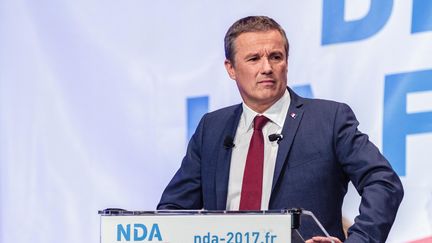 Nicolas Dupont-Aignan lors d'un meeting le 9 mars 2017 à Paris. (CHRISTOPHE BONNET / CITIZENSIDE / AFP)