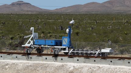 Les essais de l'Hyperloop à Las Vegas le 11 mai 2016. (JOHN GURZINSKI / AFP)