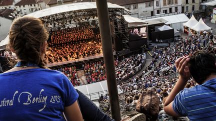 Le 21 août au Théâtre antique de Vienne, lors du "Te Deum" de Berlioz présenté dans le cadre du Festival Berlioz 2015.
 (JEFF PACHOUD / AFP)