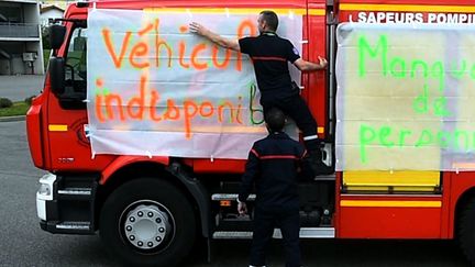 Manifestations de pompiers à Toulouse en avril 2016. (THIERRY BORDAS / MAXPPP)