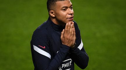 Mbappé sera absent pour le match face au Portugal (PATRICIA DE MELO MOREIRA / AFP)