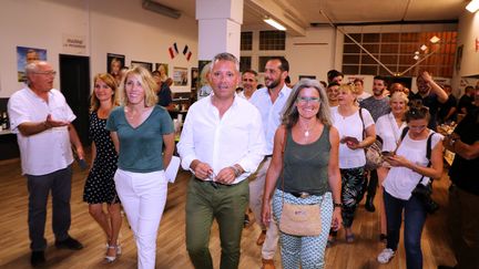 De gauche à droite : Bénédicte Auzanot, Hervé De Lépinau,&nbsp;Joris Hébrard et Marie-France Lorho, nouveaux élus RN sont venus fêter leur victoire au siège départemental du RN à Carpentras, le 19 juin 2022. (VALERIE SUAU / MAXPPP)