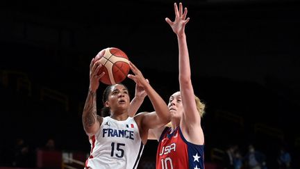 Gabrielle Williams et ses coéquipières ont validé leur ticket pour les quarts de finale des Jeux olympiques, le 2 août 2021, en s'inclinant de peu face aux Etats-Unis. (ARIS MESSINIS / AFP)