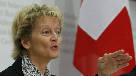 La ministre des Finances suisse, Eveline Widmer-Schlumpf, lors d'une conf&eacute;rence de presse &agrave; Bern, le 29 mai 2013. (ARND WIEGMANN / REUTERS)