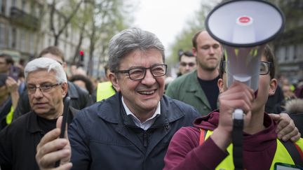 Jean-Luc Mélenchon lors du 19e samedi de mobilisation des "gilets jaunes" à Paris, le 23 mars.&nbsp; (JEREMIAS GONZALEZ / NURPHOTO / AFP)