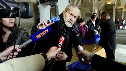 Maurice Agnelet arrive au tribunal &agrave; Rennes (Ille-et-Vilaine), o&ugrave; il est jug&eacute; une troisi&egrave;me fois pour le meurtre d'Agn&egrave;s Le Roux, le 17 mars 2014. (JEAN-SEBASTIEN EVRARD / AFP)