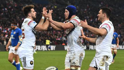 Rugby : le XV de France met fin à près d'une année sans victoire