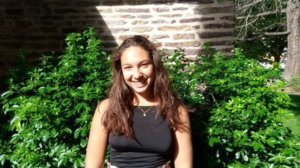 Charline Batel, 20 ans,&nbsp;étudiante à Rennes, a passé 4 semaines en wwoofing, dans une exploitation en Haute-Loire. &nbsp; (ISABELLE MORAND / RADIO FRANCE / FRANCE INFO)