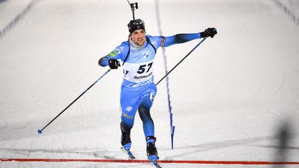 Simon Desthieux a terminé troisième de l'individuel d'Östersund (Suède), lors de la première course de biathlon de la saison 2021-2022, le 27 novembre 2021. (ANDERS WIKLUND / AFP)