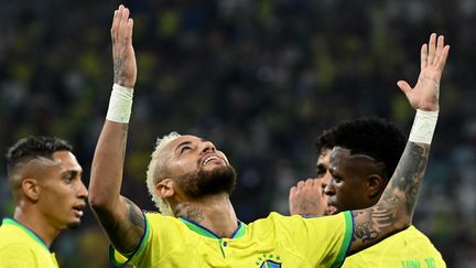 Neymar célèbre son but face à la Corée du Sud lors du Mondial 2022, le 5 décembre. (PABLO PORCIUNCULA / AFP)