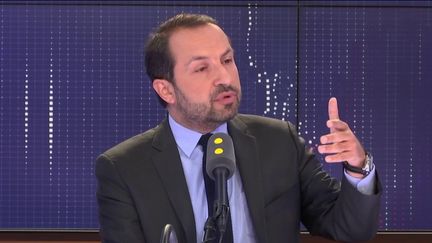 Sébastien Chenu, député du Nord et porte-parole du Rassemblement national, invité du "8h30 Fauvelle-Dély", mercredi 24 avril 2019.&nbsp; (FRANCEINFO / RADIOFRANCE)