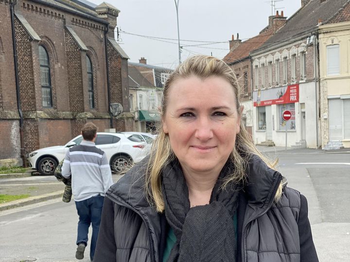 Michèle Dandois, élue d'opposition (RN) à la mairie de Denain (Nord), le 1er mai 2023. (MARINE CARDOT / FRANCEINFO)