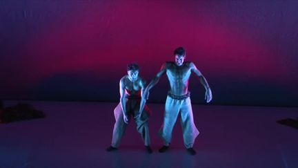 Deux danseus de la Cie Nextzone dans&nbsp;Ritual for the Inuits (C. Duponchel /  France Télévision)