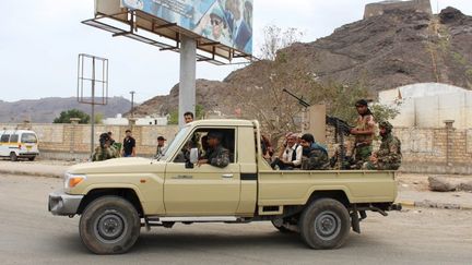 Des combattants séparatistes dans une rue d’Aden le 28 janvier 2018. (SALEH AL-OBEIDI / AFP)